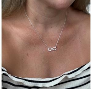 Gargantilha Infinito Cravejada com Zircônias Prata 925